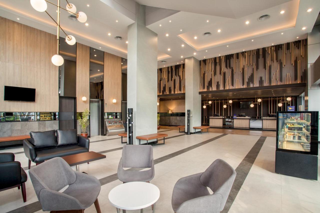 Ibis Pontianak City Center Dış mekan fotoğraf