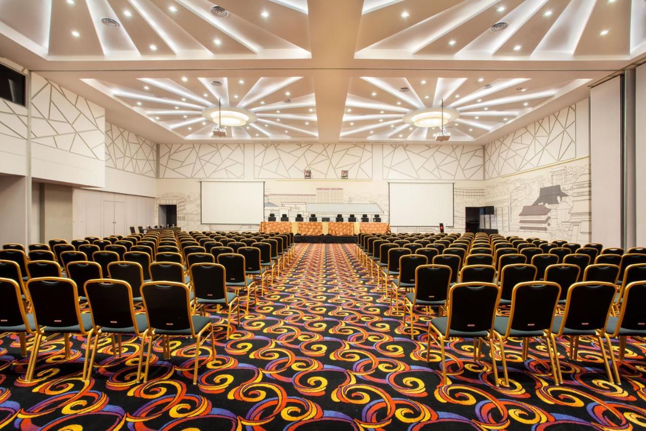 Ibis Pontianak City Center Dış mekan fotoğraf
