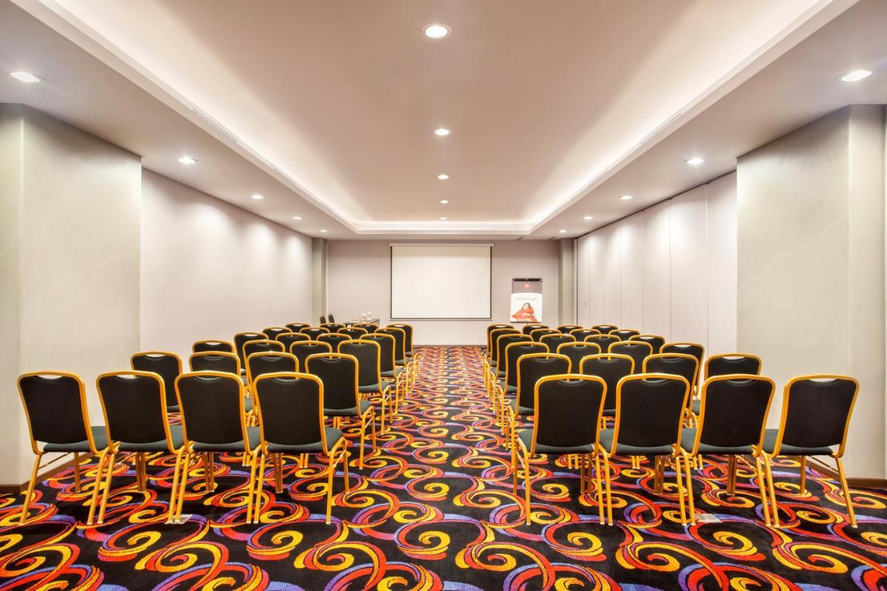 Ibis Pontianak City Center Dış mekan fotoğraf