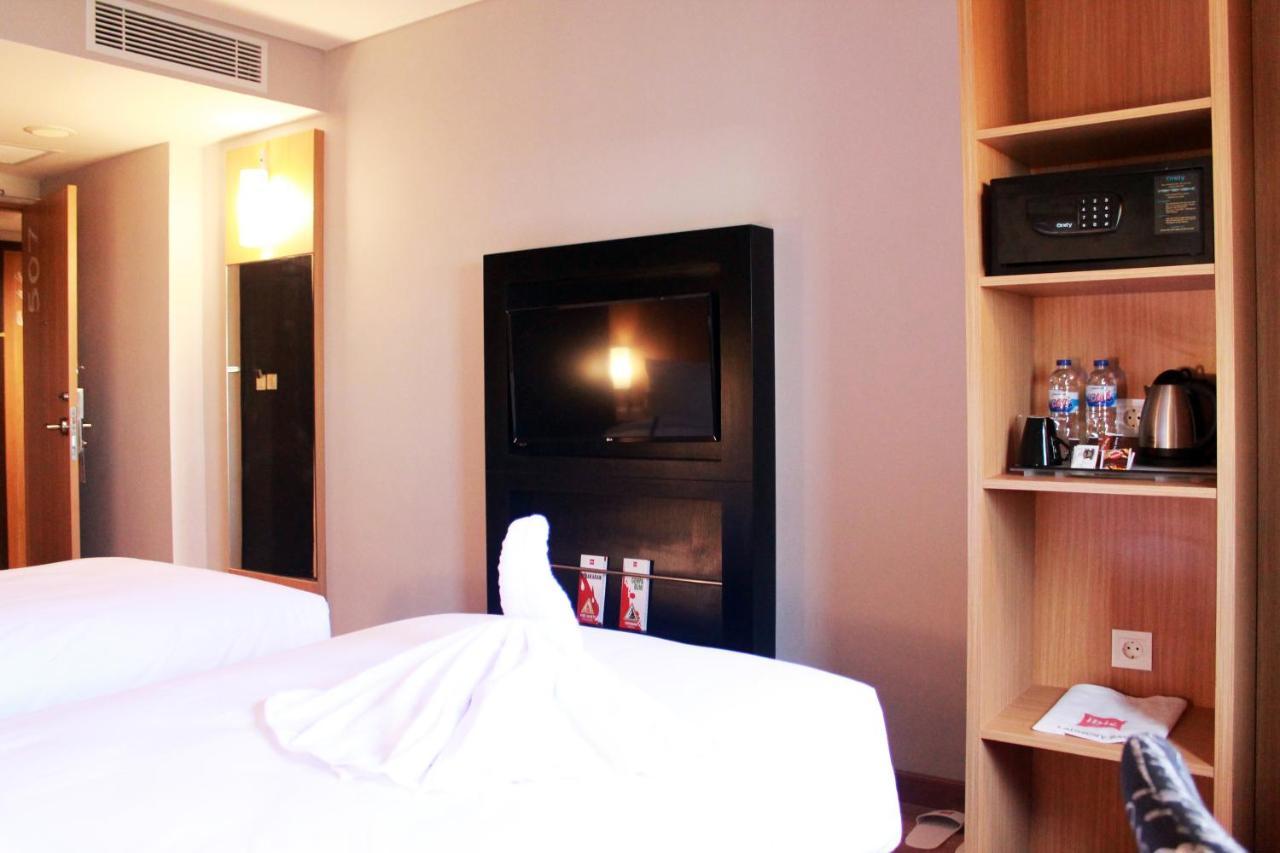 Ibis Pontianak City Center Dış mekan fotoğraf