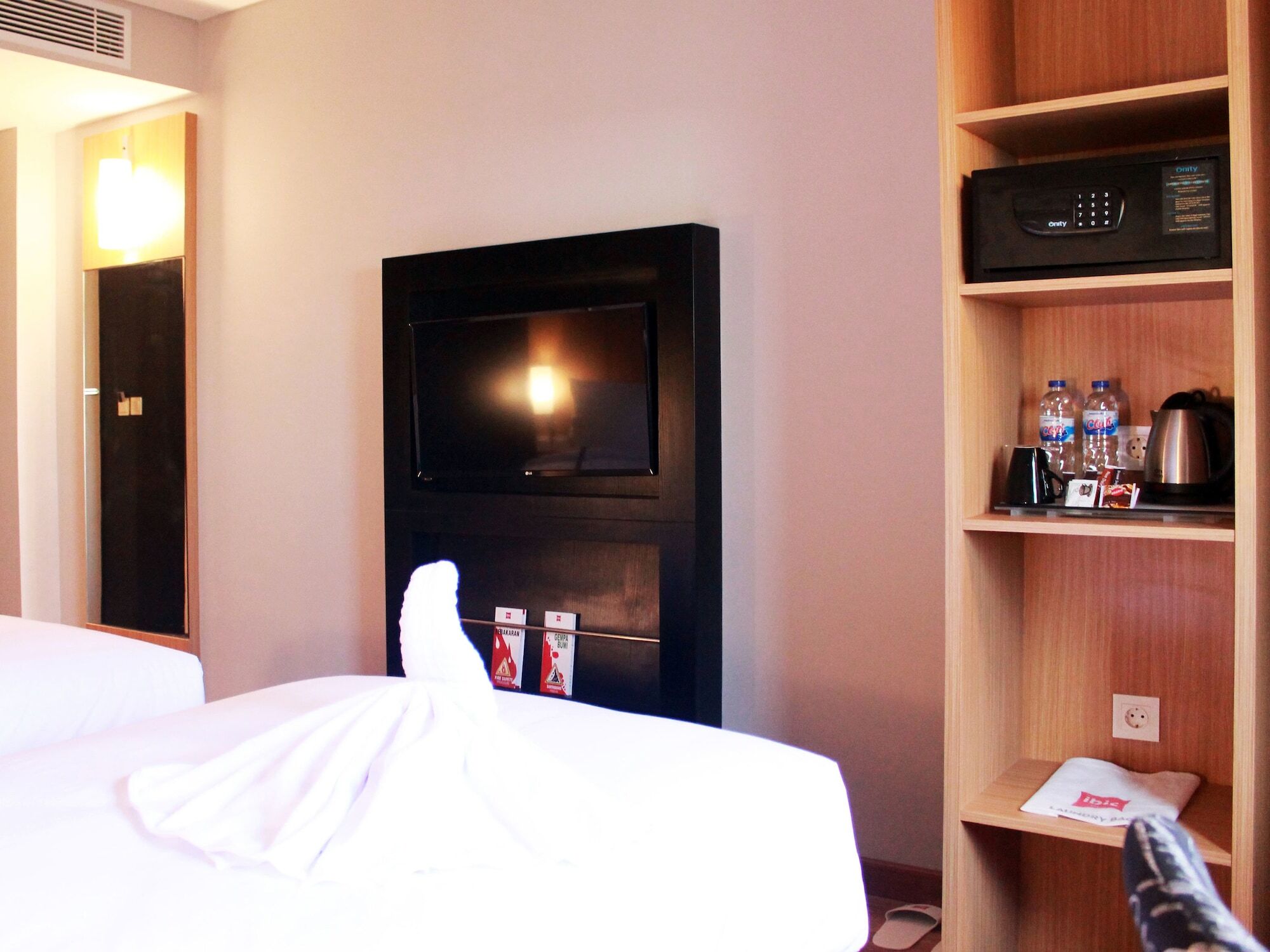 Ibis Pontianak City Center Dış mekan fotoğraf